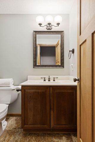 10766 Hawthorn Trail, Woodbury, MN 55129