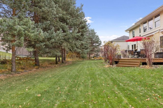 10766 Hawthorn Trail, Woodbury, MN 55129