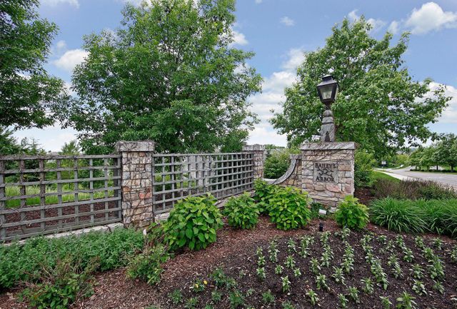 10766 Hawthorn Trail, Woodbury, MN 55129