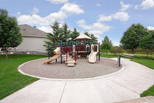 10766 Hawthorn Trail, Woodbury, MN 55129