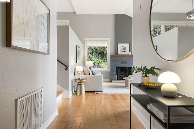 695 Florence, Oakland, CA 94618