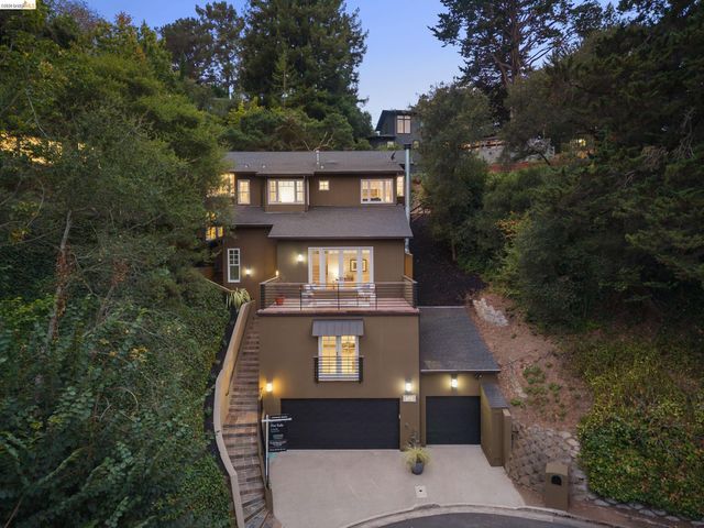 695 Florence, Oakland, CA 94618