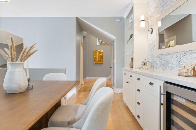 695 Florence, Oakland, CA 94618