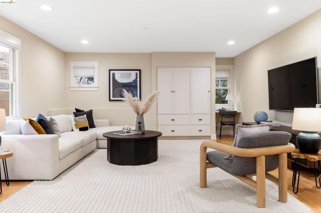 695 Florence, Oakland, CA 94618