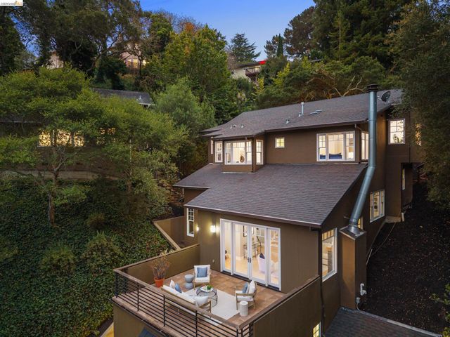 695 Florence, Oakland, CA 94618