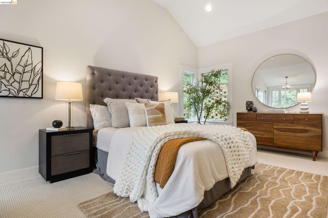 695 Florence, Oakland, CA 94618