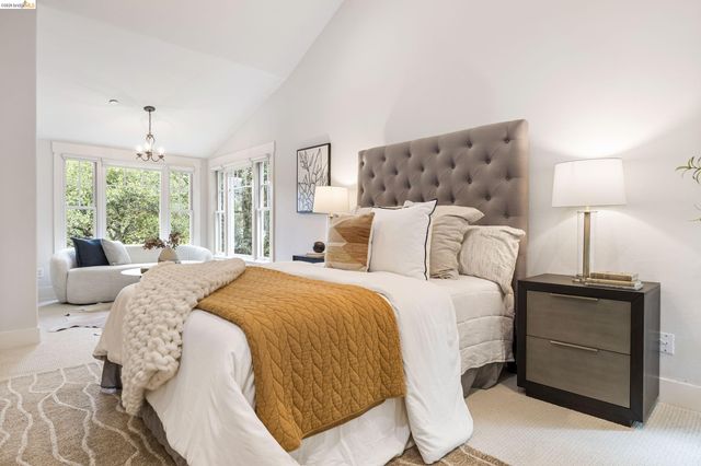 695 Florence, Oakland, CA 94618