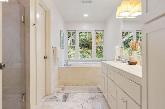 695 Florence, Oakland, CA 94618