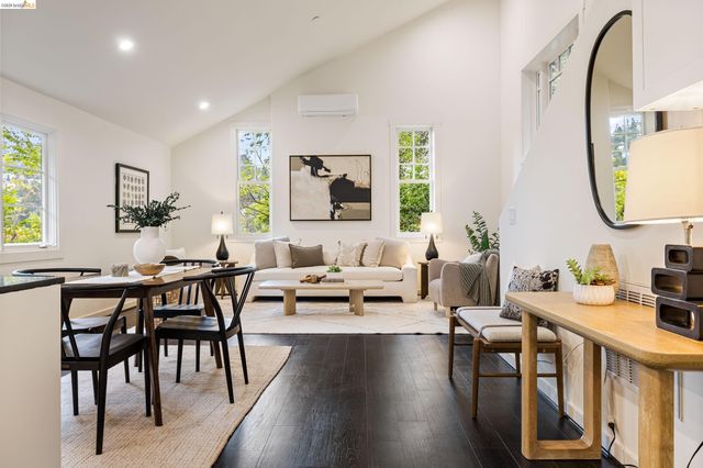 695 Florence, Oakland, CA 94618