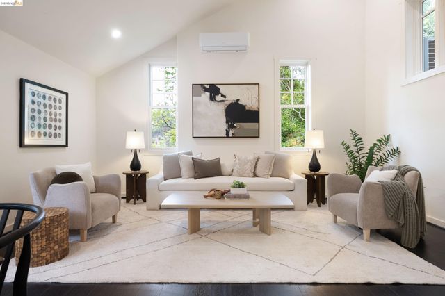 695 Florence, Oakland, CA 94618