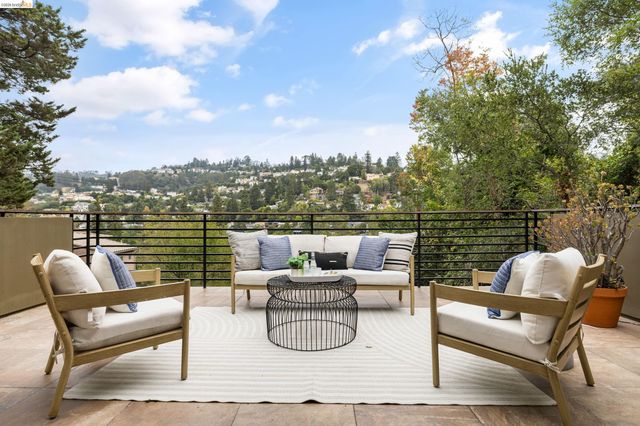 695 Florence, Oakland, CA 94618