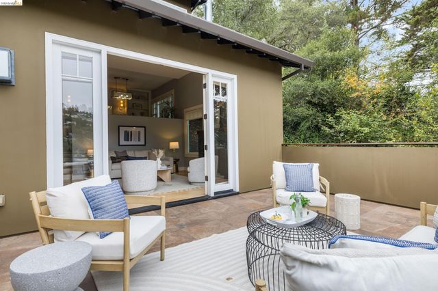 695 Florence, Oakland, CA 94618