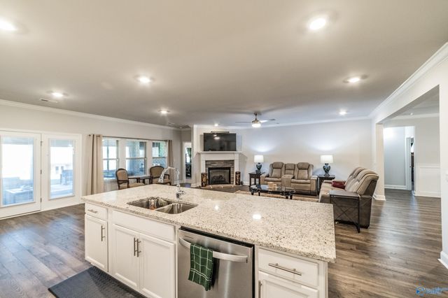211 Maureen Drive SW, Madison, AL 35756