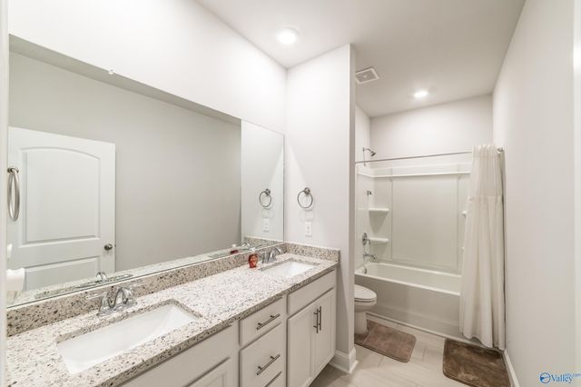 211 Maureen Drive SW, Madison, AL 35756