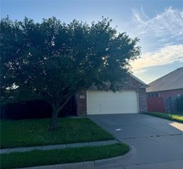 1213 Gardenia Lane, Crowley, TX 76036