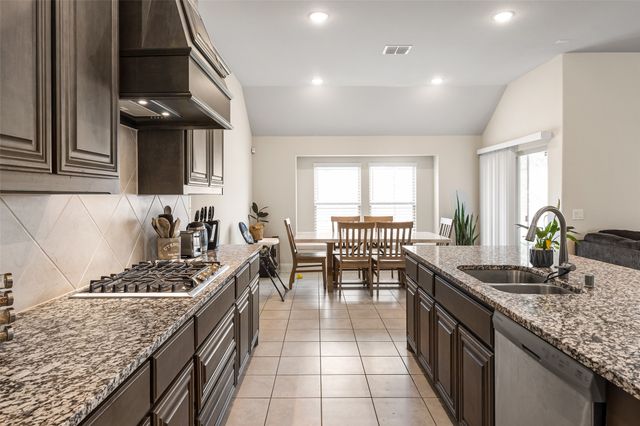 1514 Nighthawk Lane, Mansfield, TX 76063