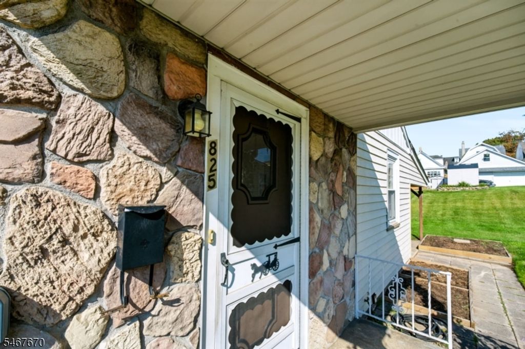 825 Hill St, Phillipsburg Town, NJ 08865 — photo 4