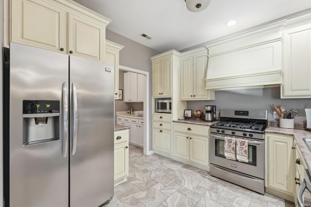 4221 Fieldbrook Pass, Fort Wayne, IN 46815