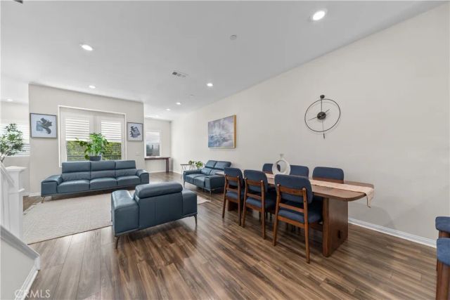 135 Neptune, Irvine, CA 92618