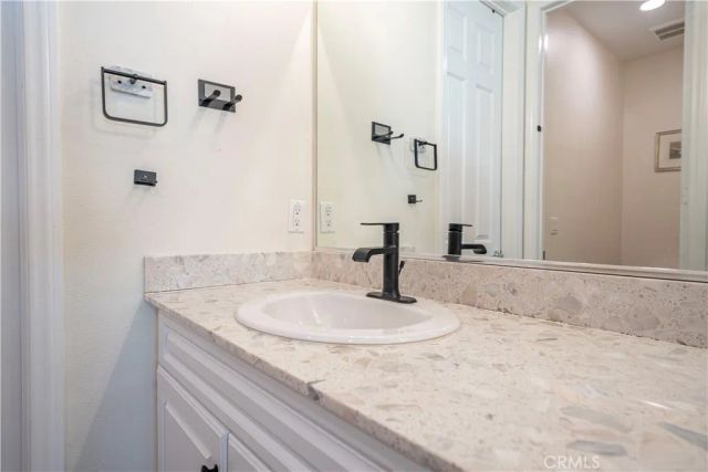 135 Neptune, Irvine, CA 92618