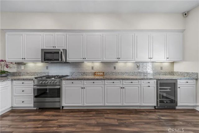 135 Neptune, Irvine, CA 92618