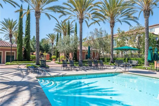 135 Neptune, Irvine, CA 92618