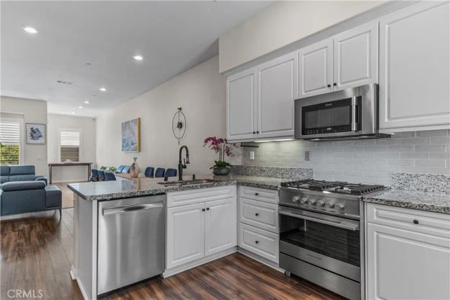 135 Neptune, Irvine, CA 92618