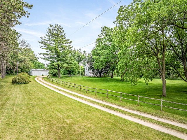 2575 S Paddock Road, Beloit, WI 53511