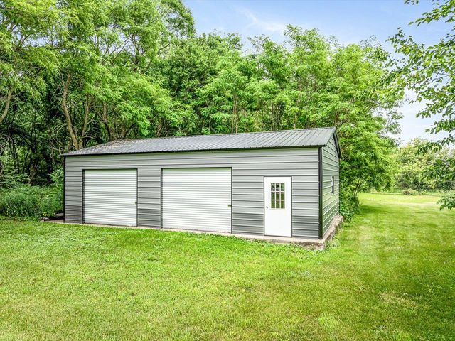 2575 S Paddock Road, Beloit, WI 53511