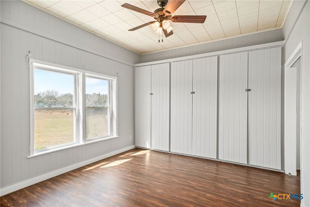 303 Garcitas Grove, Inez, TX 77968