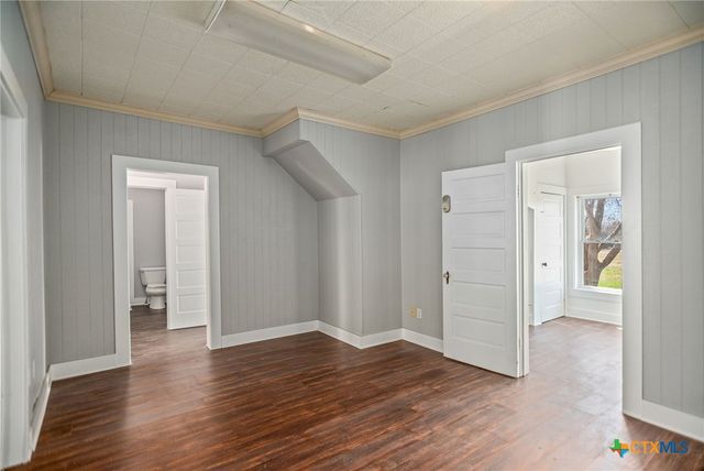 303 Garcitas Grove, Inez, TX 77968