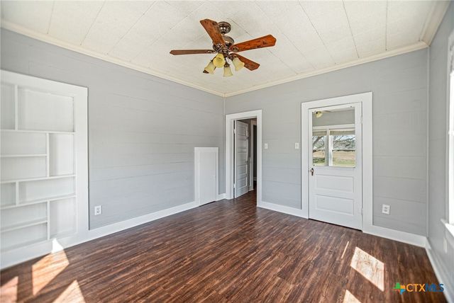 303 Garcitas Grove, Inez, TX 77968