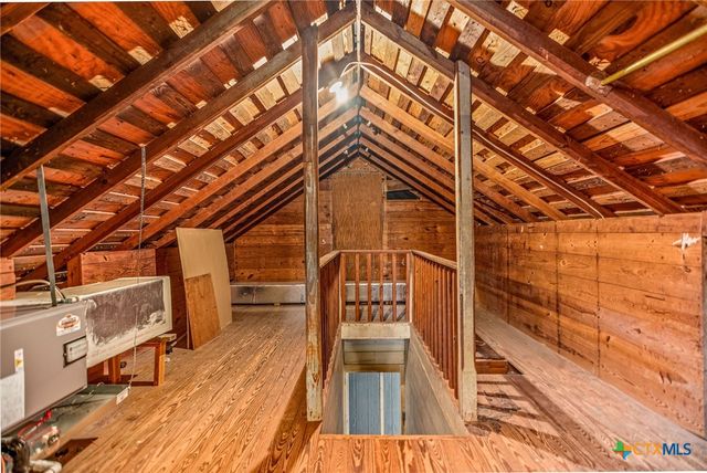 303 Garcitas Grove, Inez, TX 77968