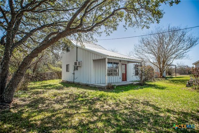 303 Garcitas Grove, Inez, TX 77968