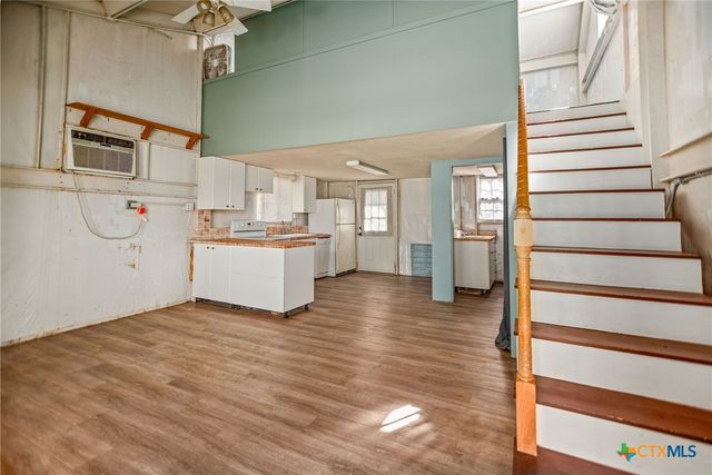 303 Garcitas Grove, Inez, TX 77968