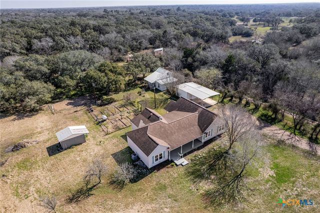 303 Garcitas Grove, Inez, TX 77968