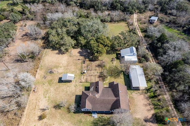 303 Garcitas Grove, Inez, TX 77968