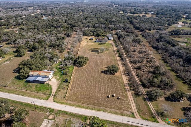 303 Garcitas Grove, Inez, TX 77968