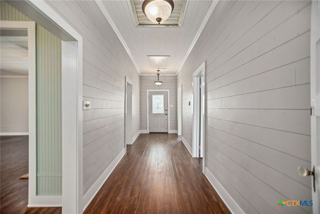 303 Garcitas Grove, Inez, TX 77968