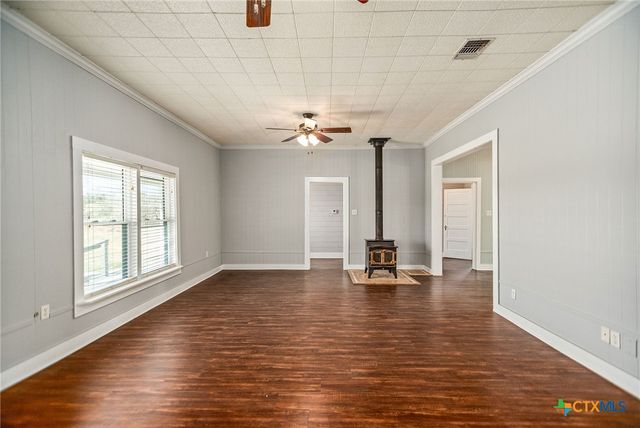 303 Garcitas Grove, Inez, TX 77968