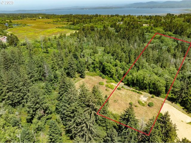 10501 PEARL Ln, Long Beach, WA 98631