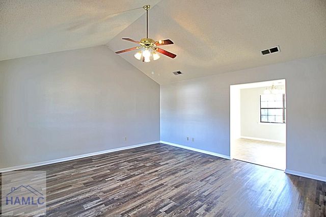 942 Gulfstream Road, Hinesville, GA 31313