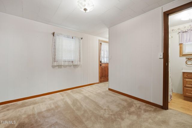 499 Ventura Road, Clintwood, VA 24228