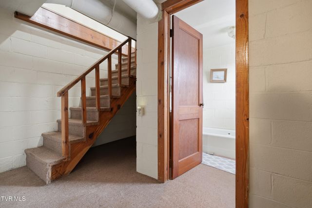 499 Ventura Road, Clintwood, VA 24228