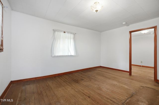 499 Ventura Road, Clintwood, VA 24228