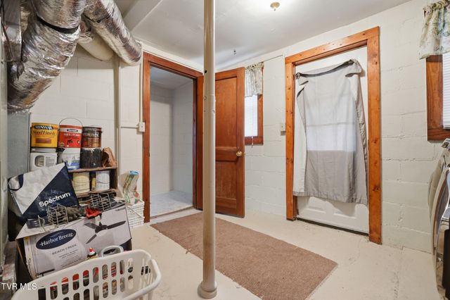 499 Ventura Road, Clintwood, VA 24228