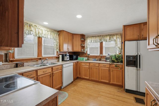 499 Ventura Road, Clintwood, VA 24228