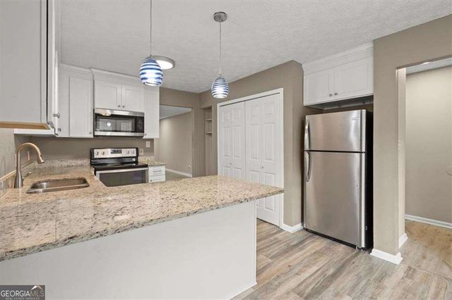 326 Farm Place Court NE, Woodstock, GA 30188