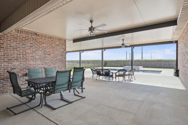 165 Goldsby Drive, Schriever, LA 70395