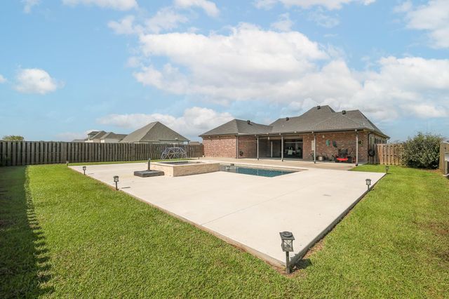 165 Goldsby Drive, Schriever, LA 70395